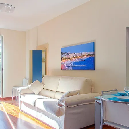 Les Palmes Apartment